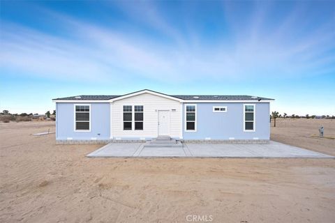 Photo of 5430 Luna Road, Phelan, CA 92371 (MLS # TR26058839)
