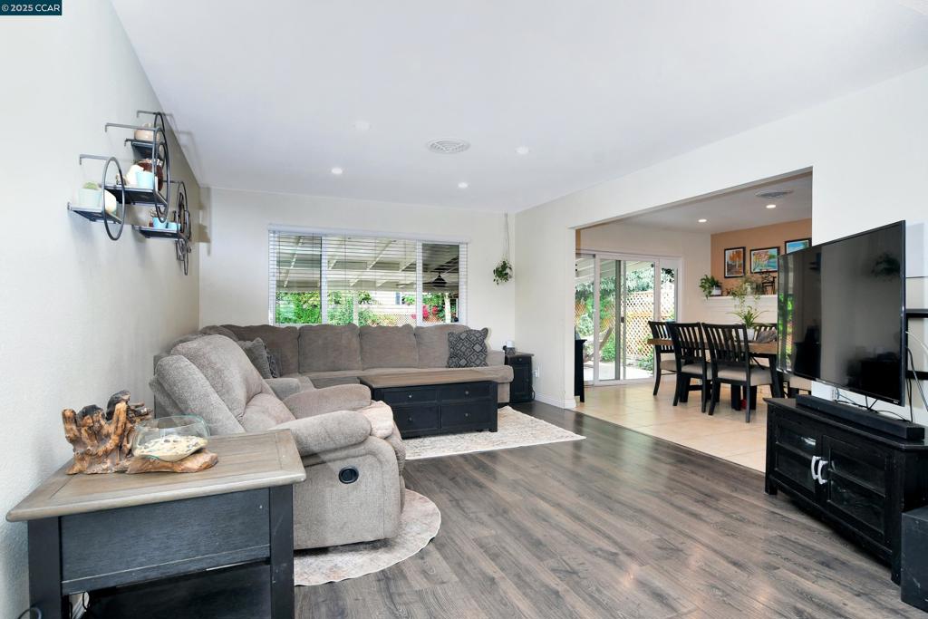 CENTRAL TRACY - Residential