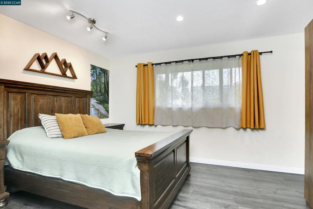 CENTRAL TRACY - Residential