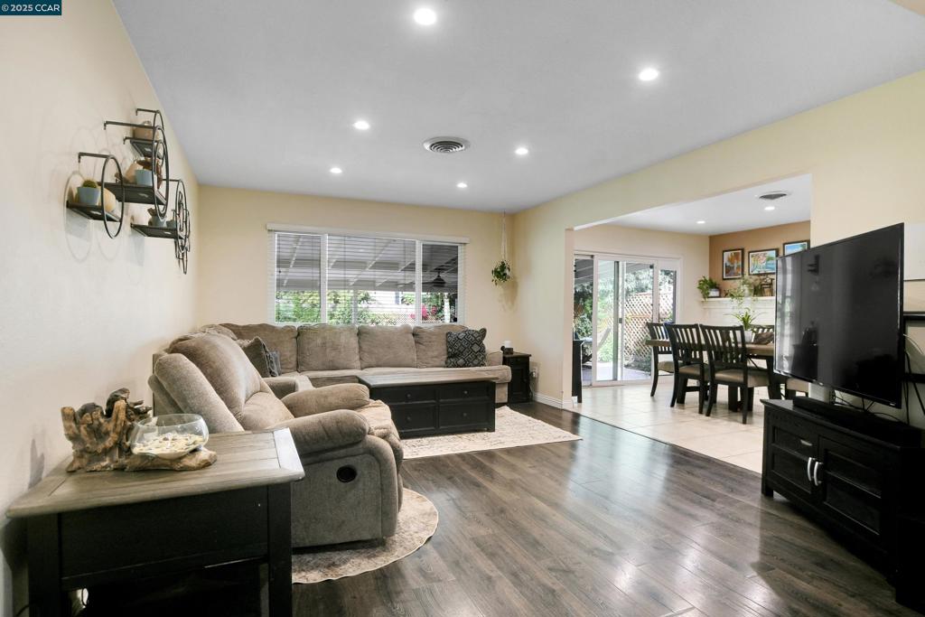 CENTRAL TRACY - Residential