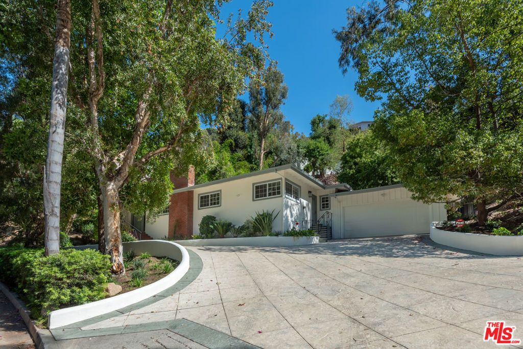 Photo of 2206 Outpost Drive, Los Angeles, CA 90068 (MLS # 25603069)