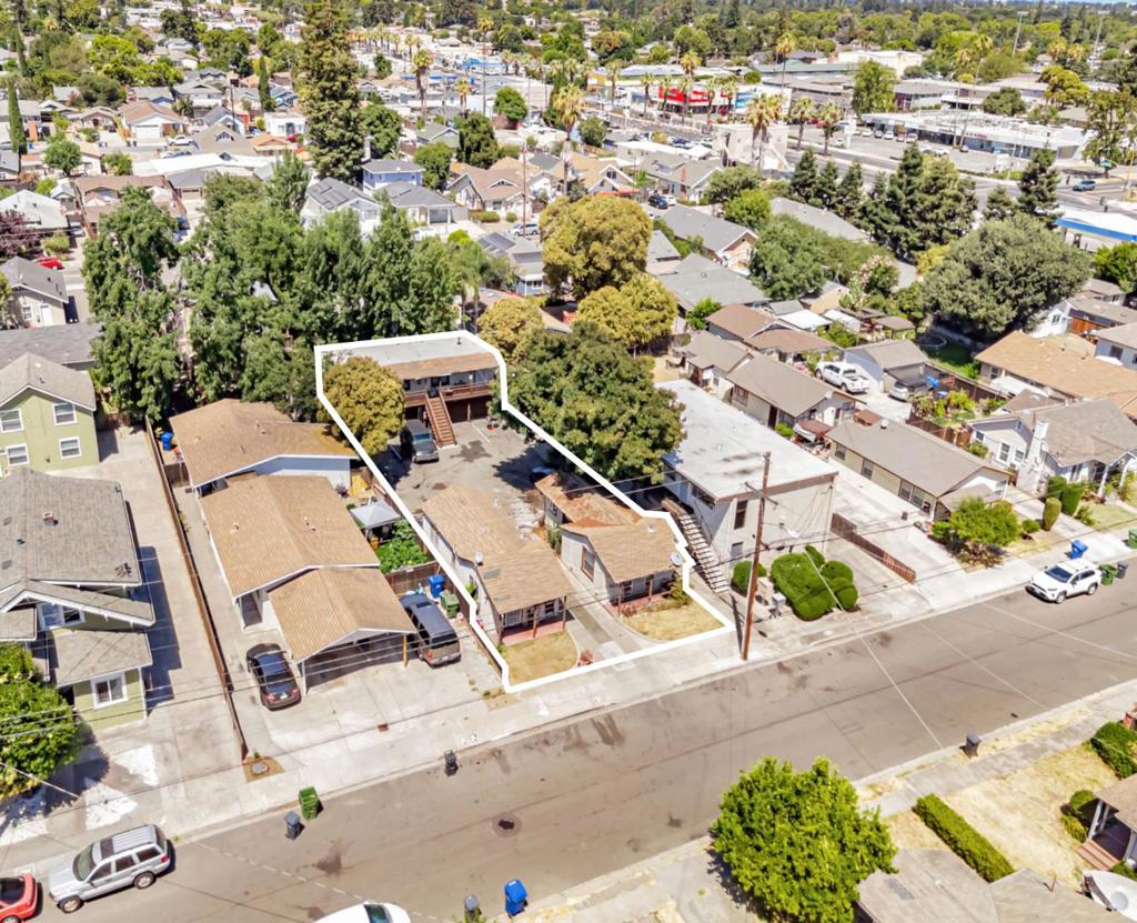 5-unit apartment complex in San Jose listed at 6%+ current cap rate -- Marketing Package available upon request! 357-361 Richmond Avenue is a well located apartment complex in San Jose with (3) 1BR-1BA units and (2) 1BR-1BA cottages. The property is well located near Santana Row, Westfield Mall, Downtown San Jose, and more!