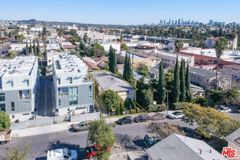 Photo of 1140 N Beachwood Drive, Los Angeles, CA 90038 (MLS # 26103437)