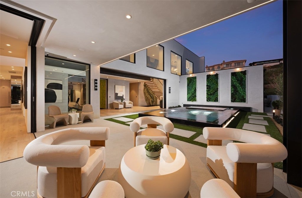 53 Montecito Drive, Corona Del Mar CA 92625 - Photo 11