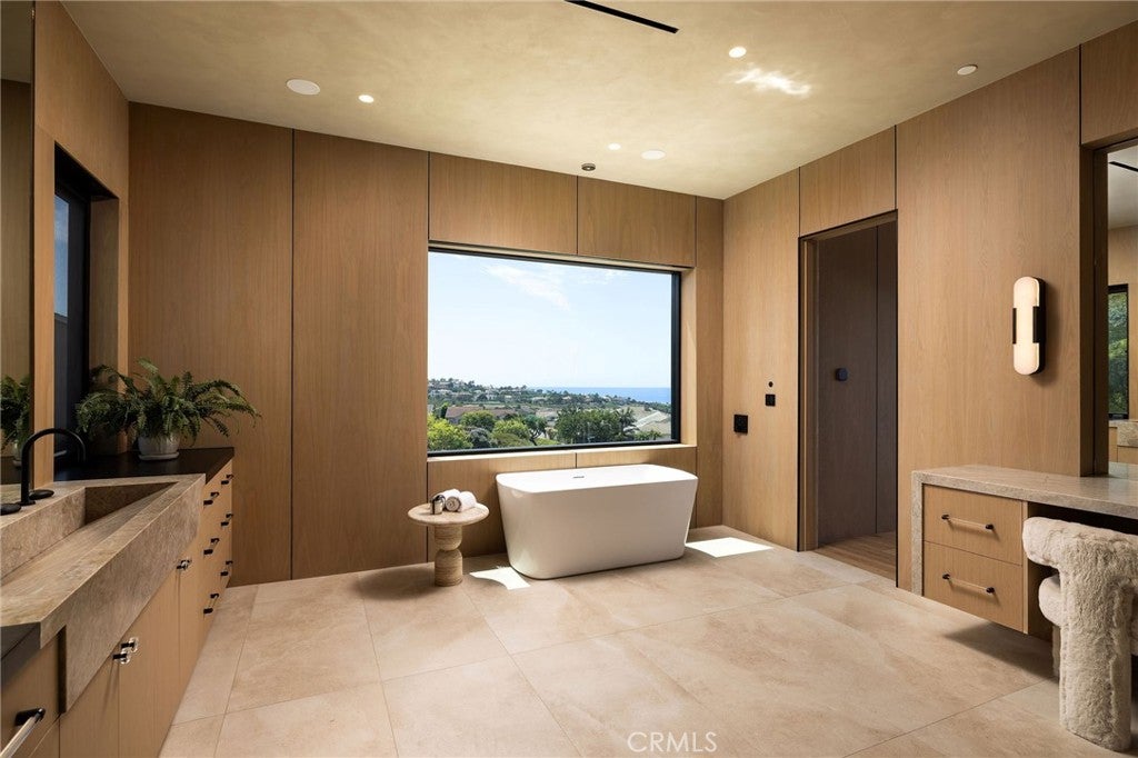 53 Montecito Drive, Corona Del Mar CA 92625 - Photo 52