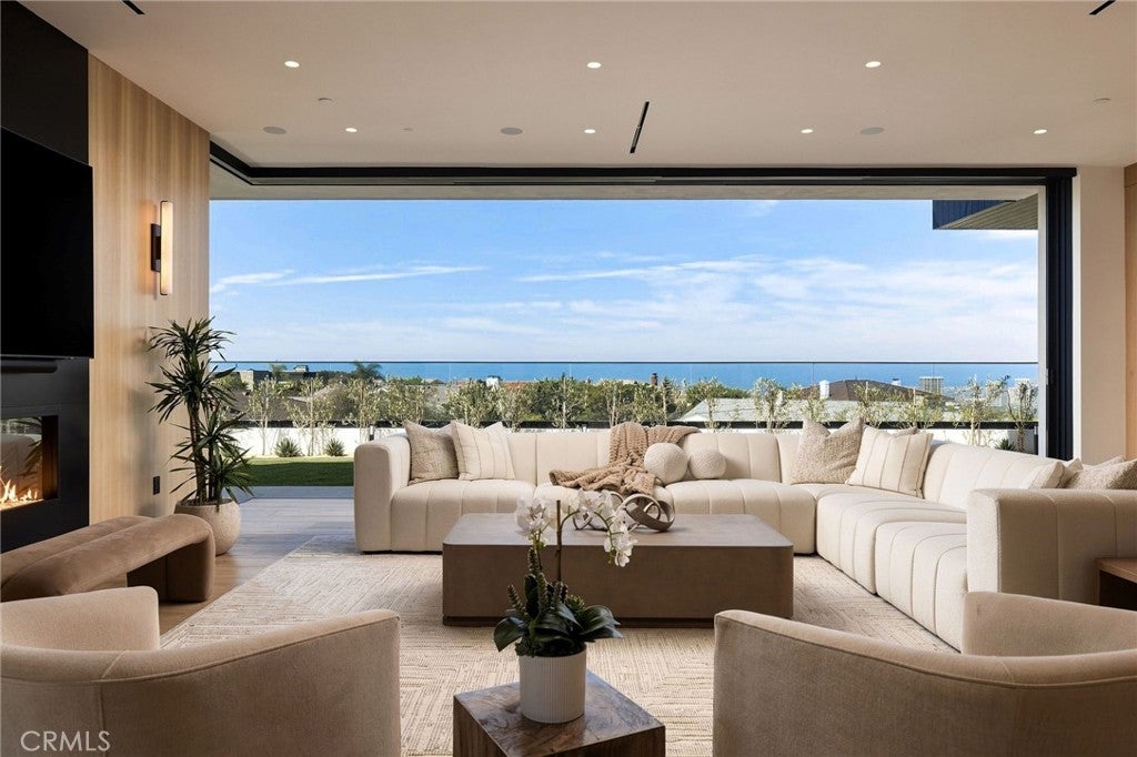 53 Montecito Drive, Corona Del Mar CA 92625 - Photo 18