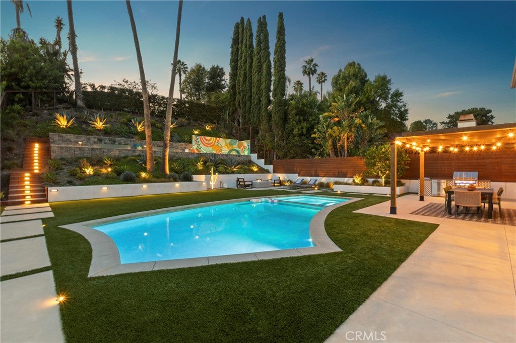 24291 La Hermosa Ave