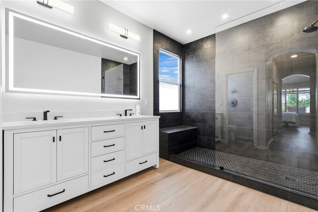 31580 Royal Oaks