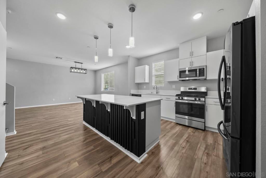 5223 Surfwalk Way 111