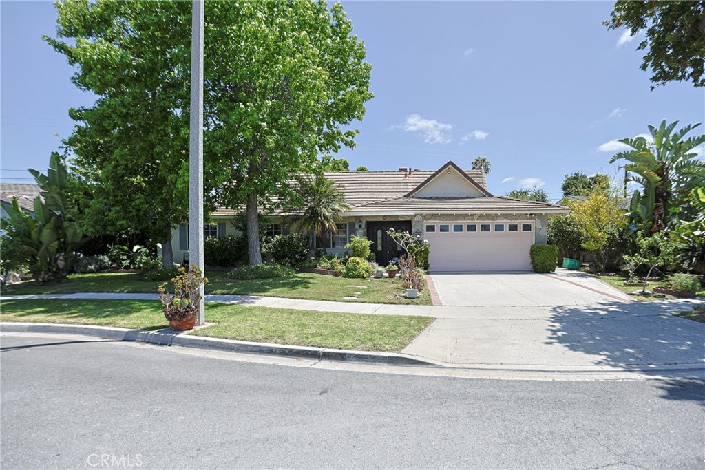 990 S Siet Place
