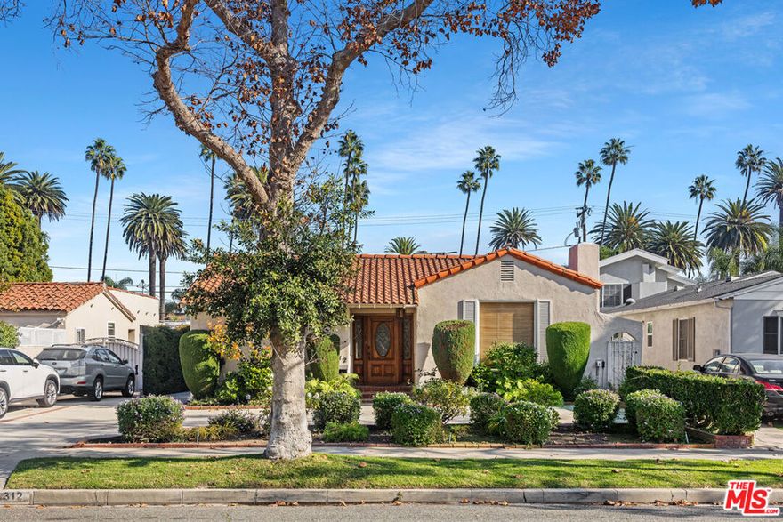 Located in the highly sought-after Beverly Hills neighborhood, this residence offers comfort, flexibility, and access to world-class amenities just moments away. Nestled on a tree-lined street, you're just minutes from top-rated schools, upscale shopping on Rodeo Drive, fine dining, and beautiful local parks.Step into your own private oasis featuring an in-ground pool, perfect for entertaining or relaxing year-round. Recent updates include new pool plaster, a new pool pump, and a new pool filter, ensuring a fresh and low-maintenance experience.Inside, you'll find a well-appointed kitchen complete with a new kitchen sink and a new bar sink. A separate bonus room includes washer/dryer hookups and offers ideal space for a home office, guest suite, pool house, or creative studiothe choice is yours.As an added convenience, the landlord is open to including a brand-new refrigerator, washer, and dryer with the lease.This is an exceptional opportunity to enjoy the best of Beverly Hills living, with thoughtful updates, modern amenities, and unbeatable locationall with charm and flexibility.