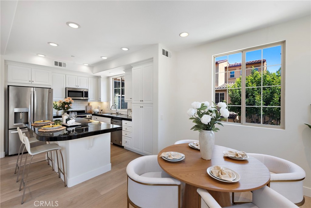 San Carlos (SANC) - Residential