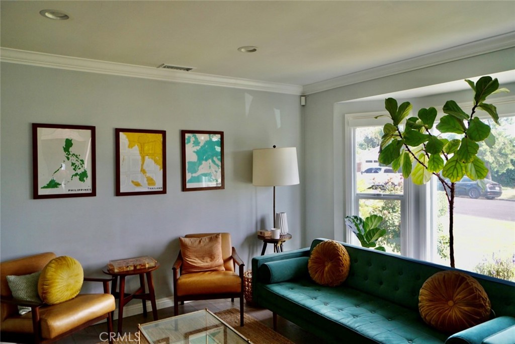 1131 E Larkwood