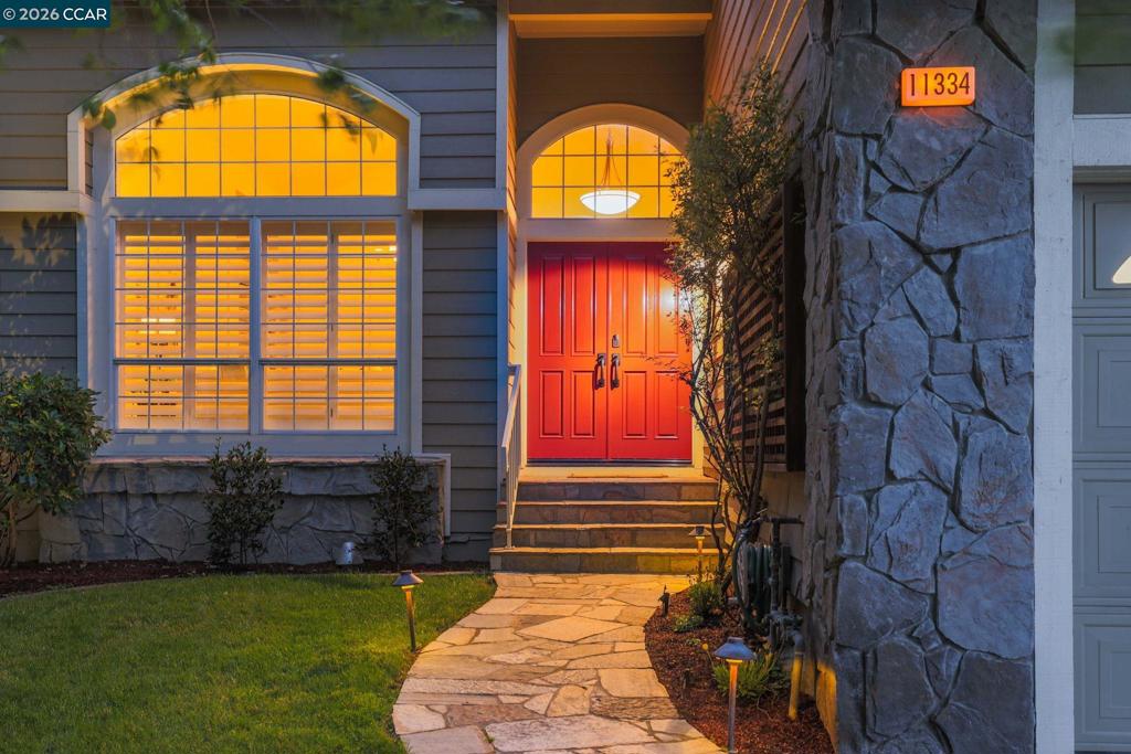 11334 Village View Ct