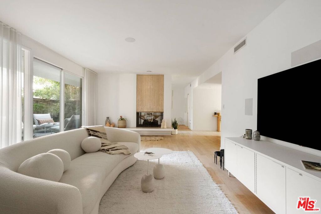 720 S Orange Grove Boulevard 3A