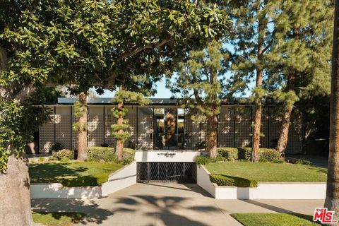 Photo of 720 S Orange Grove Boulevard #3A, Pasadena, CA 91105 (MLS # 26667349)