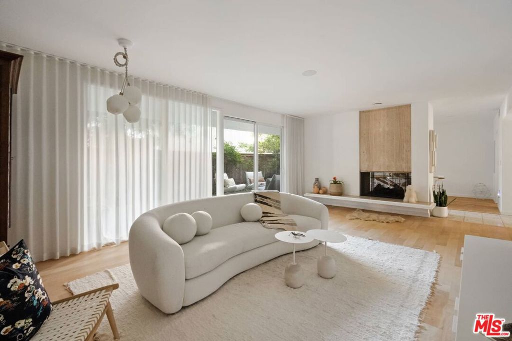 720 S Orange Grove Boulevard 3A