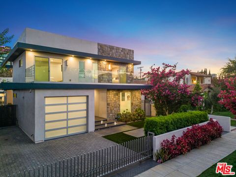 Photo of 6410 Lindenhurst Avenue, Los Angeles, CA 90048 (MLS # 25608441) Photo of 6410 Lindenhurst Avenue, Los Angeles, CA 90048 (MLS # 25608441)