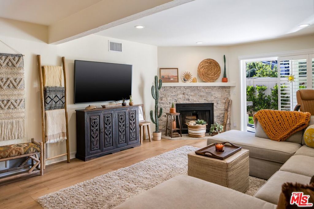 Photo of 571 Artisan Road, Newbury Park, CA 91320 (MLS # 26662199)