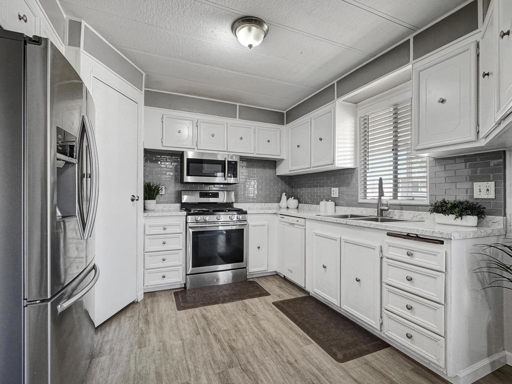 Not Applicable-1 - Manufactured In Park