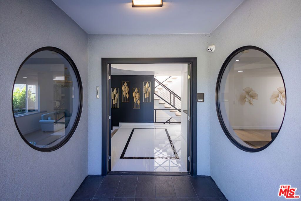 Photo of 21329 Mulholland Drive, Woodland Hills, CA 91364 (MLS # 25587379)