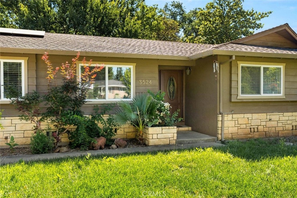 3524 Bridle
