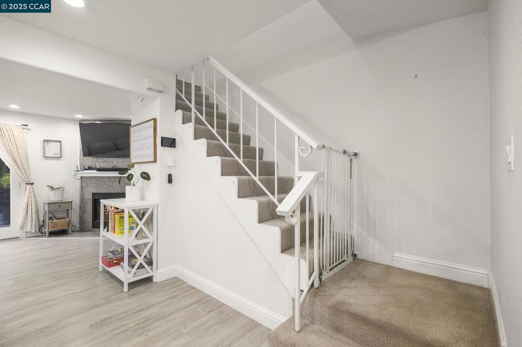 DANVILLE TOWNHMS - Residential