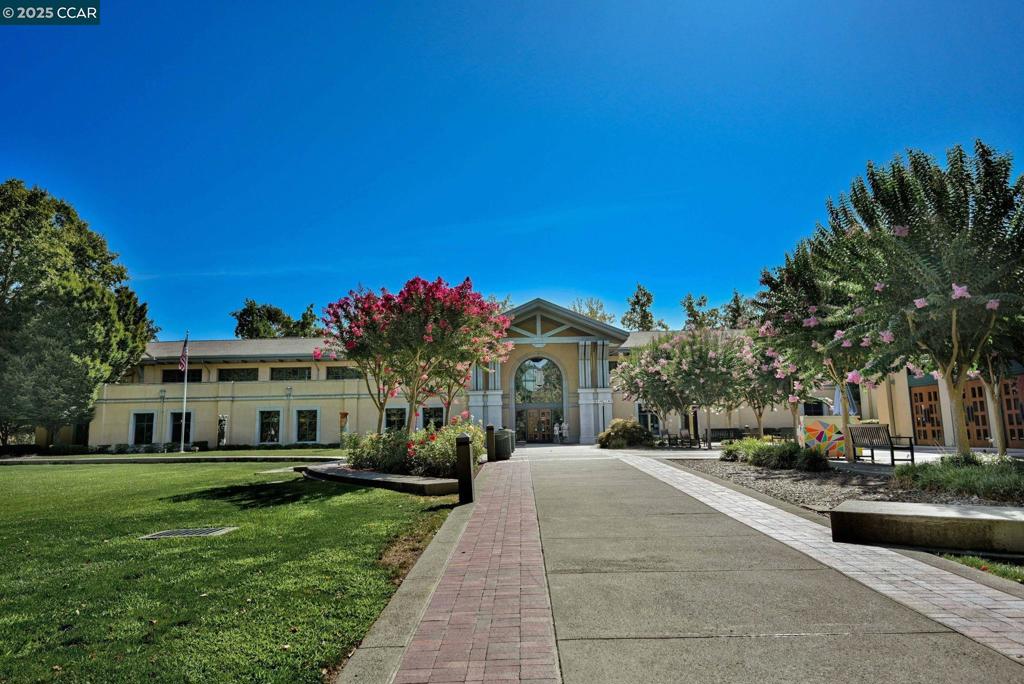 DANVILLE TOWNHMS - Residential