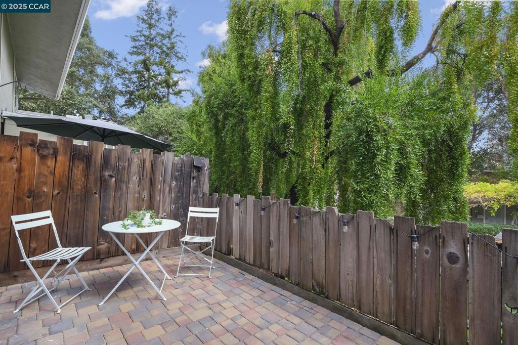 DANVILLE TOWNHMS - Residential