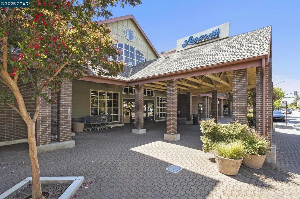 DANVILLE TOWNHMS - Residential