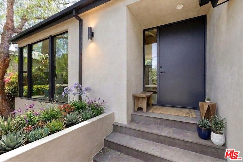 7102 Pacific View Drive