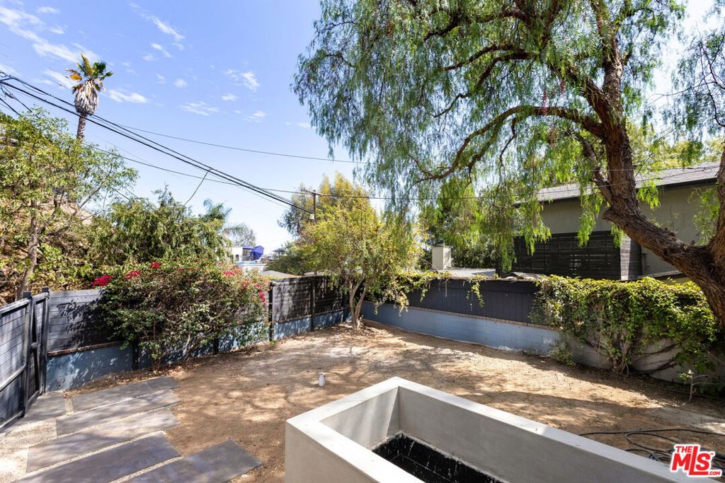 7102 Pacific View Drive