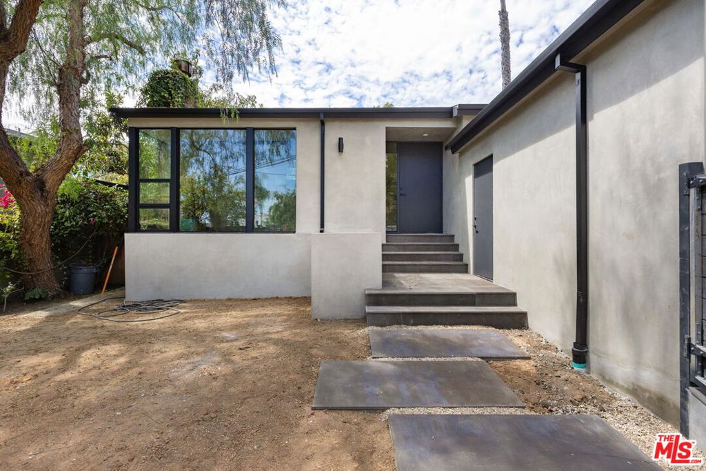 Photo of 7102 Pacific View Drive, Los Angeles, CA 90068 (MLS # 26927233)