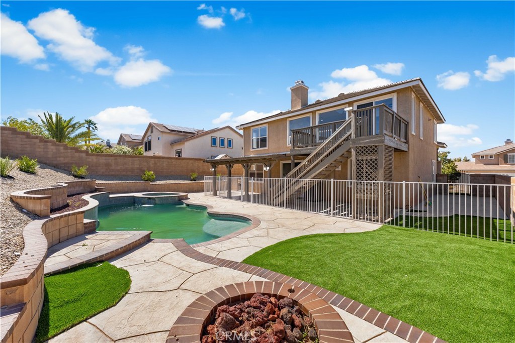 Welcome to this stunning multi-level home perfectly situated in one of West Palmdale’s most desirable neighborhoods—just moments from Palmdale Regional Hospital. This residence offers both comfort and convenience, with a beautiful natural setting and modern amenities designed for easy living.
From the upper level, enjoy captivating mountain views and abundant natural light that flows through large windows, creating a warm and inviting atmosphere. The spacious layout features three cozy bedrooms and bathrooms on the lower level with direct access to the backyard—your private retreat complete with a sparkling pool and spa, ideal for summertime fun and entertaining.
Upstairs, you’ll find a cozy loft, a welcoming living room, a second bathroom with a sleek walk-in shower, and a charming kitchen with a breakfast nook—perfect for enjoying your morning coffee with a view. The master suite is a true highlight, featuring a walk-in closet, a soaking tub, a separate walk-in shower, dual his-and-hers sinks, and serene mountain vistas. Step out onto the private balcony to take in the stunning city lights and starlit skies at night.
Additional features include a large three-car garage and a spacious driveway with ample parking for guests.
Located in beautiful Palmdale—a place to call home—this residence blends style, space, and location for the ultimate Southern California lifestyle.