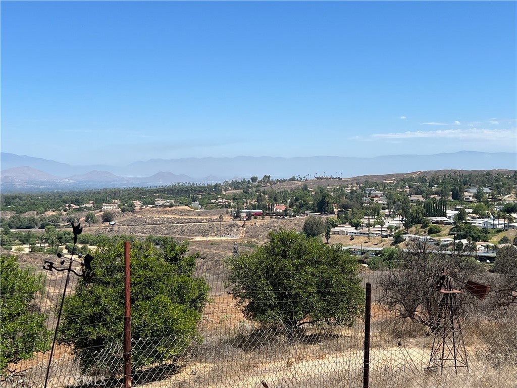 16571 Mockingbird Canyon