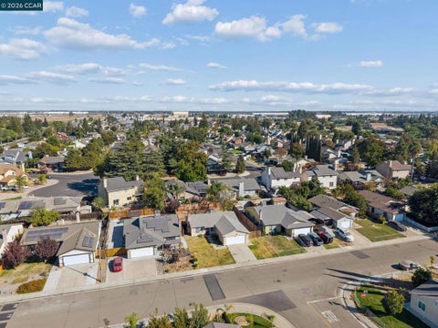 Tiny photo for 15102 Ryhiner Ln LN, Lathrop, CA 95330 (MLS # 41151601)