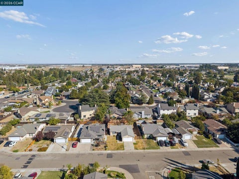 Tiny photo for 15102 Ryhiner Ln LN, Lathrop, CA 95330 (MLS # 41151601)
