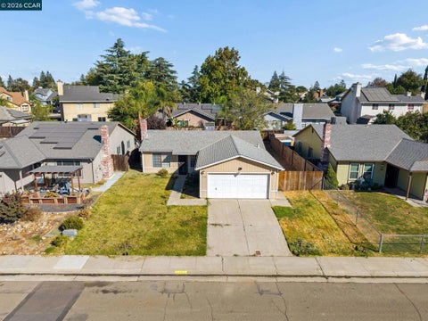 Tiny photo for 15102 Ryhiner Ln LN, Lathrop, CA 95330 (MLS # 41151601)
