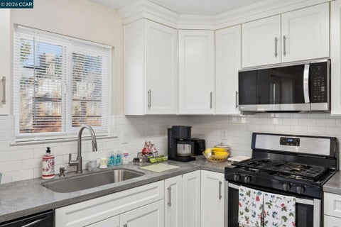 Tiny photo for 15102 Ryhiner Ln LN, Lathrop, CA 95330 (MLS # 41151601)