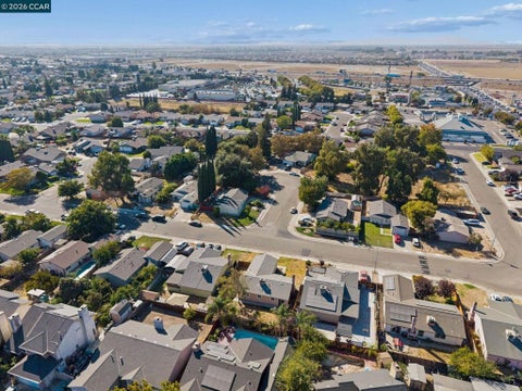 Tiny photo for 15102 Ryhiner Ln LN, Lathrop, CA 95330 (MLS # 41151601)