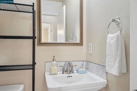 Tiny photo for 15102 Ryhiner Ln LN, Lathrop, CA 95330 (MLS # 41151601)