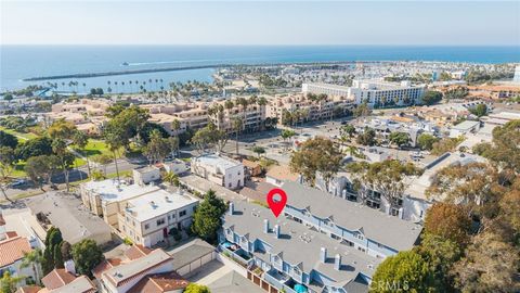 Photo of 313 N Broadway, Redondo Beach, CA 90277 (MLS # SB25273246)
