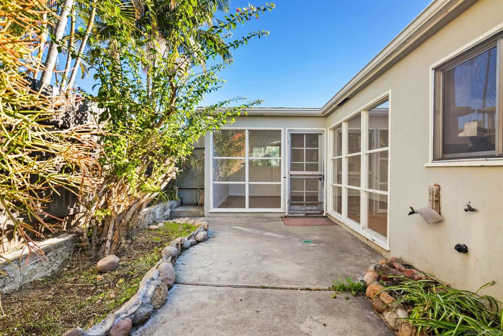 Pacific Beach - Residential Income