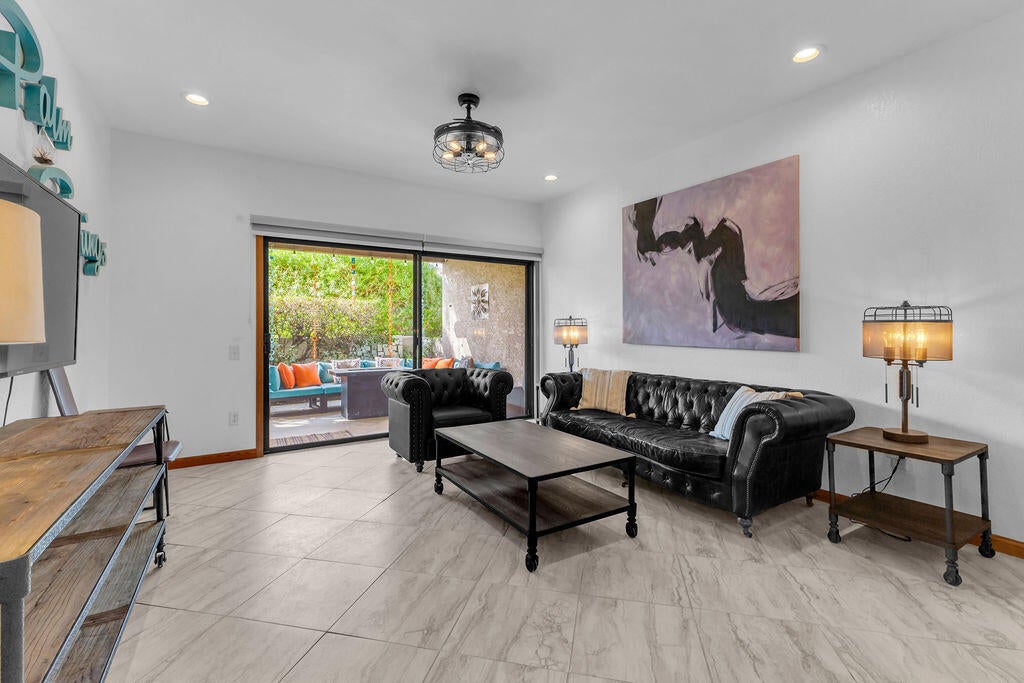 2345 S Cherokee Way 148