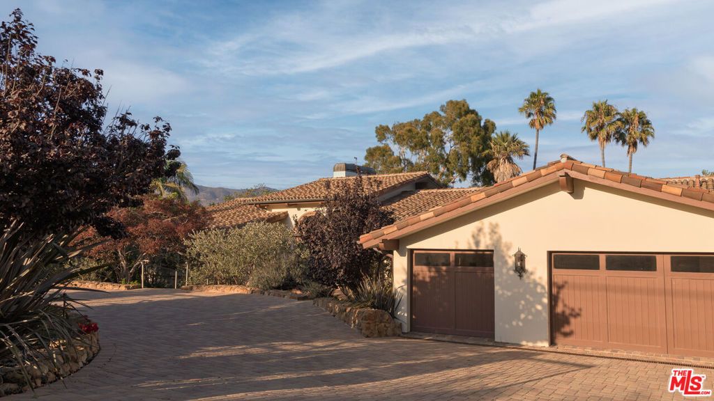 Photo of 7046 Grasswood Avenue, Malibu, CA 90265 (MLS # 26669577)