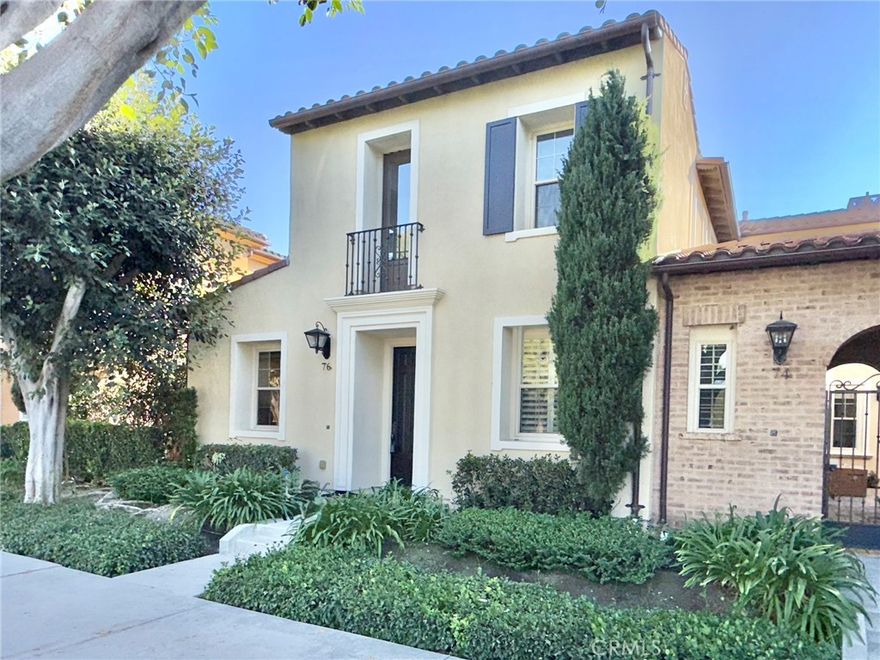 Outstanding home on a tree-lined street in the desirable Woodbury community. This townhouse offers an open floor plan with a downstairs Main Bedroom. Recently painted and showcasing new luxury vinyl plank flooring throughout, the home feels open and airy. The modern kitchen, complete with granite countertops and stainless-steel appliances, seamlessly connects to the dining area and living room with a fireplace, making it perfect for everyday living and entertaining. French doors lead to the private patio, ideal for outdoor enjoyment. The main-level primary bedroom suite provides a comfortable retreat, featuring a well-designed bathroom with a separate soaking tub, walk-in shower, and dual vanities. Upstairs, you’ll find two generously sized bedrooms connected by a Jack and Jill bathroom with a double vanity. Experience the vibrant lifestyle of Woodbury, with access to 14 parks, 7 pools, tennis courts, a spa, clubhouse, and proximity to Woodbury Town Center, shops, restaurants, top-rated schools, and freeways.