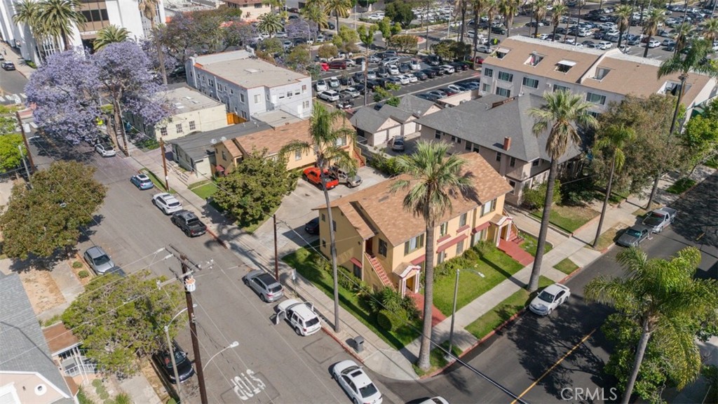 An excellent opportunity to acquire a 6-unit multifamily building in Santa Ana. Located at 802 N Spurgeon St, this multifamily asset was built in 1937. It offers (4) 2 bed + 1 bath units and (2) 1 bed + 1 bath units that also have additional dining rooms. Residents of the property enjoy use of an off-street parking a lot, as well as three garages for additional storage. The buildings boast a total of 5,042 gross rentable square feet on a large 9,288 square foot corner lot. Tenants enjoy the ability to quickly walk to food halls, bars, restaurants and stores in the Downtown area. Buyers will notice a number of similar sized apartment buildings in the neighborhood that have been beautifully renovated to include luxury finishes and cater to a high-end tenant demographic. These neighboring properties serve as an excellent proof of concept for what can be done with this property and the achievable market rental income.
-6 charming units in Historic French Park
-Large 9,288 square foot lot
-Solid in-place income and significant upside
-Walking distance to 4th Street & Downtown Santa Ana
-Most rapidly gentrifying neighborhood in Santa Ana