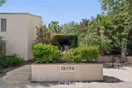 MLS: SR26213649