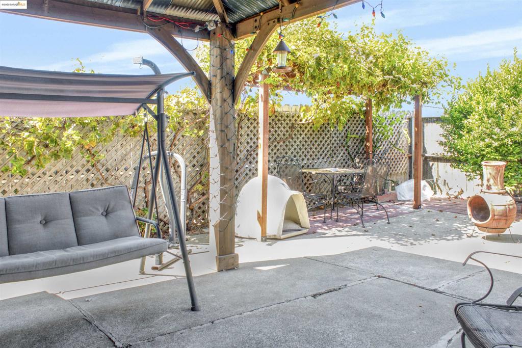 This isn't just a house; it's a canvas for your family's next chapter! Nestled on a sprawling 5000 square foot lot, this 1441 square foot single-family home offers the perfect blend of comfort and opportunity. With 4 bedrooms and 2 baths, there's ample space for everyone to spread out and create lasting memories. Imagine morning commutes that feel like a breeze! You're moments away from the vibrant Point Richmond, the refreshing Richmond Ferry, and major highways that whisk you to San Francisco or the North Bay. But that's not all! This home is brimming with potential. The expansive backyard offers a blank canvas for your green thumb or a savvy investment opportunity. Picture adding a charming guest house or a home office to boost your income and lifestyle. Don't miss out on this incredible chance to turn your house dreams into reality! --