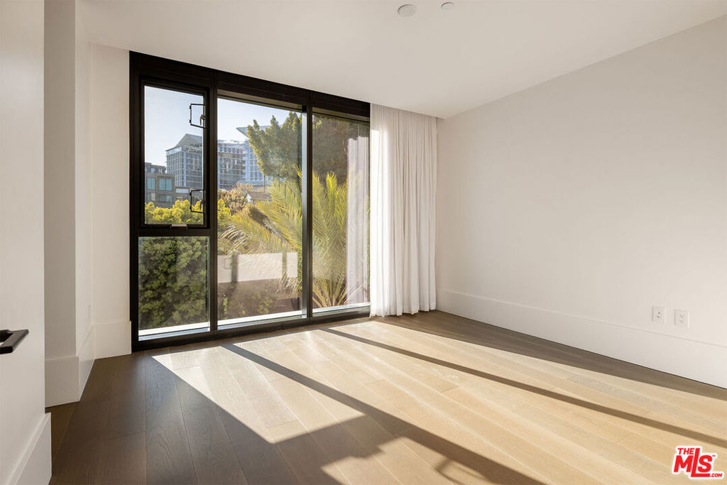 8420 Sunset Blvd 408